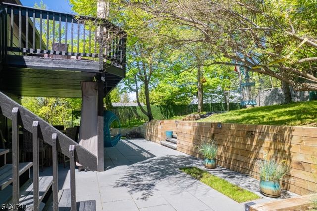 40 Schirra Dr, Wanaque Boro, NJ 07465