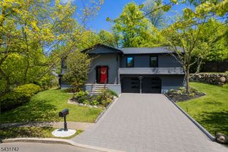 40 Schirra Dr, Wanaque Boro, NJ 07465