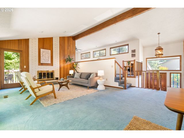 6010 Sw TEXAS Ct, Portland, OR 97219