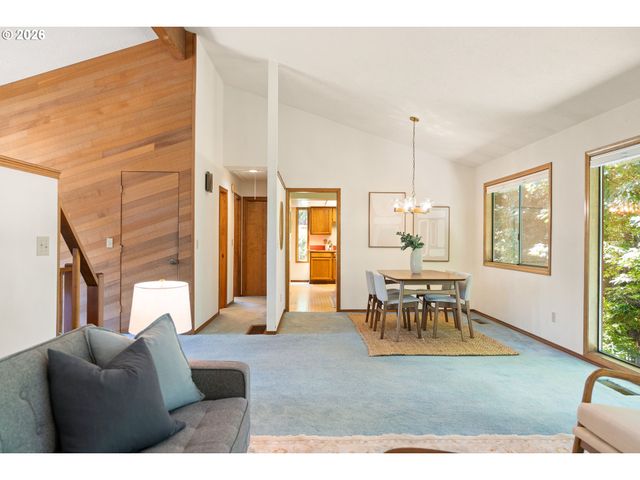 6010 Sw TEXAS Ct, Portland, OR 97219