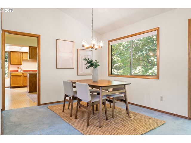 6010 Sw TEXAS Ct, Portland, OR 97219