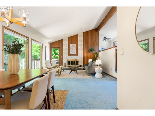 6010 Sw TEXAS Ct, Portland, OR 97219