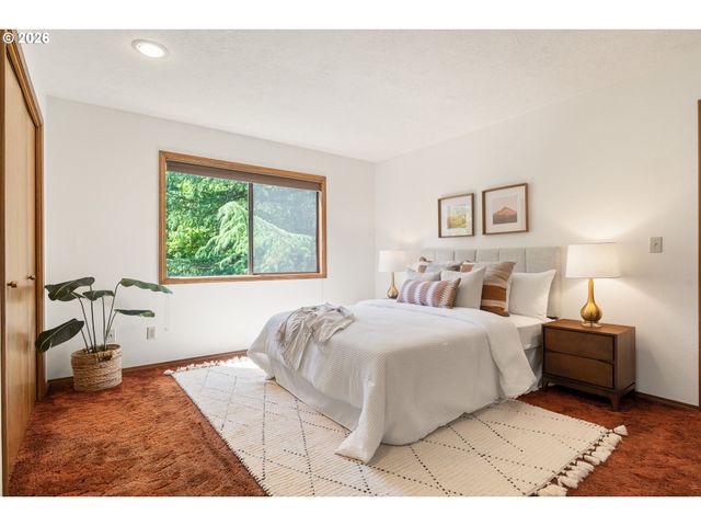 6010 Sw TEXAS Ct, Portland, OR 97219