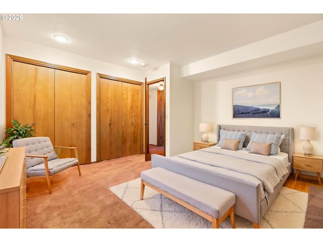 6010 Sw TEXAS Ct, Portland, OR 97219