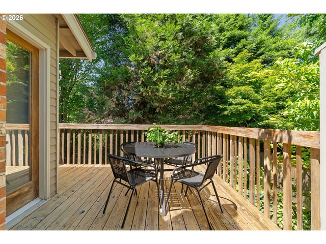 6010 Sw TEXAS Ct, Portland, OR 97219
