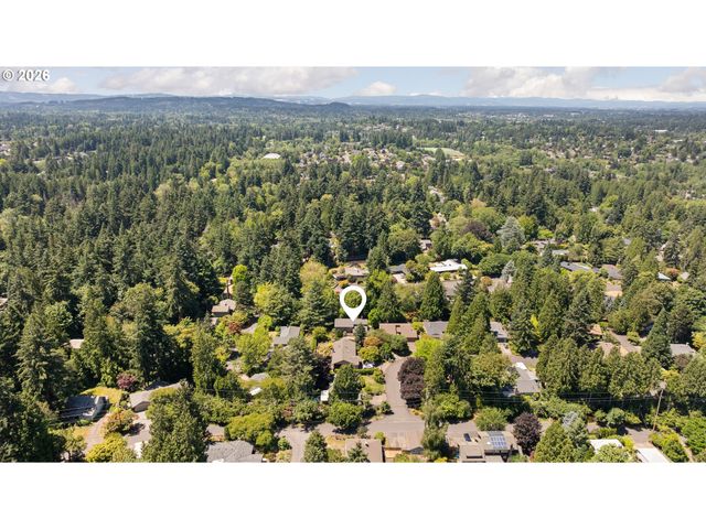 6010 Sw TEXAS Ct, Portland, OR 97219