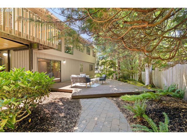 6010 Sw TEXAS Ct, Portland, OR 97219