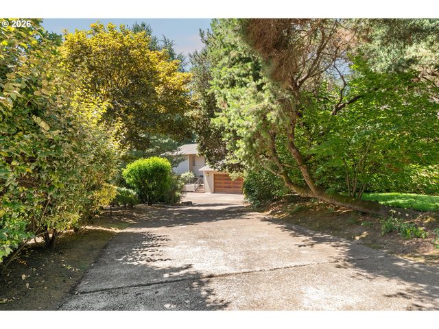 6010 Sw TEXAS Ct, Portland, OR 97219
