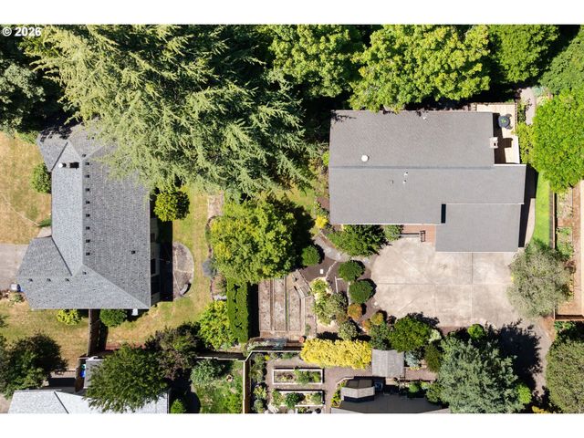 6010 Sw TEXAS Ct, Portland, OR 97219