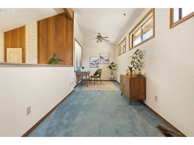 6010 Sw TEXAS Ct, Portland, OR 97219