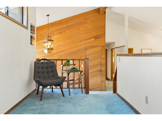 6010 Sw TEXAS Ct, Portland, OR 97219