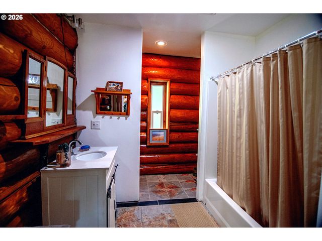 31366 Se JACKKNIFE Rd, Eagle Creek, OR 97022