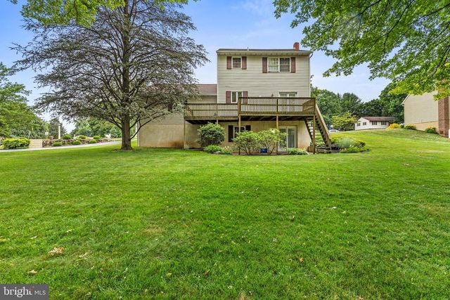 9 AUDUBON CIR, Stevens, PA 17578