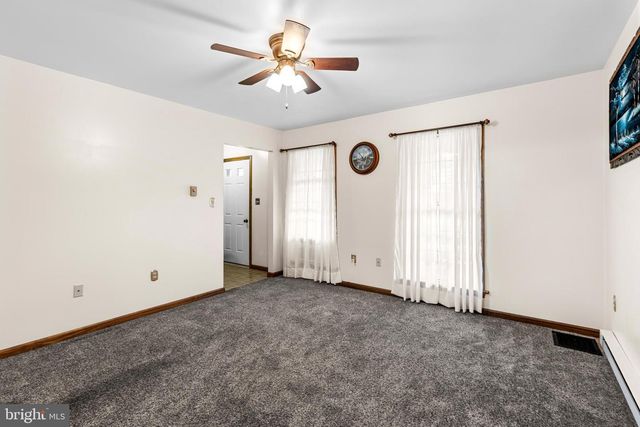 9 AUDUBON CIR, Stevens, PA 17578