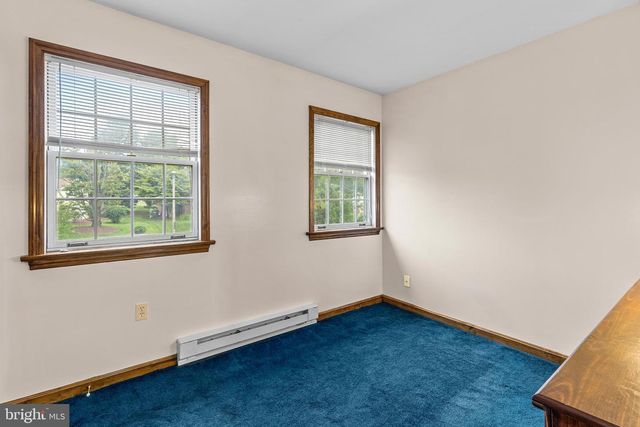 9 AUDUBON CIR, Stevens, PA 17578