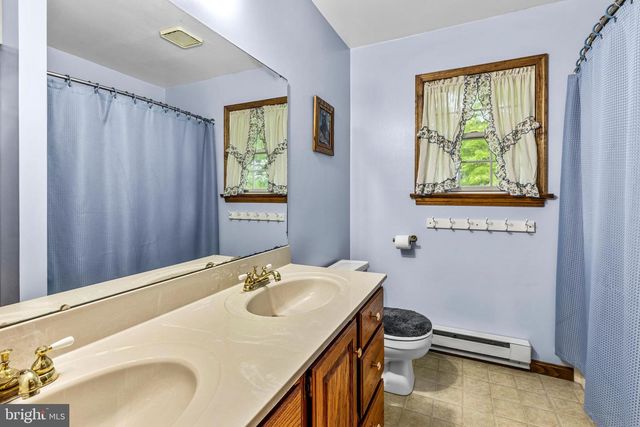 9 AUDUBON CIR, Stevens, PA 17578