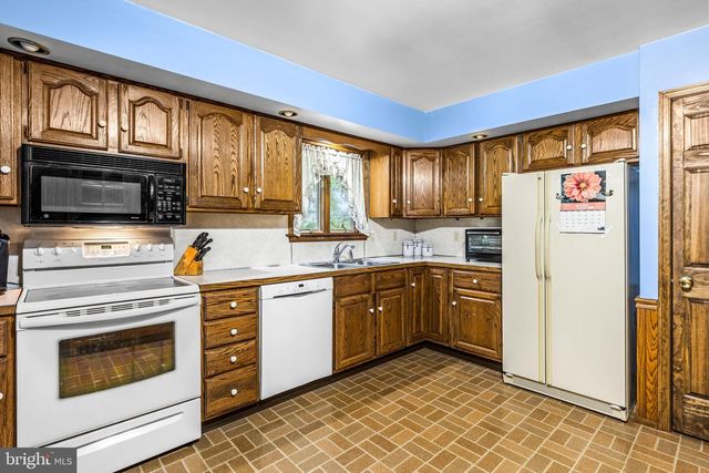 9 AUDUBON CIR, Stevens, PA 17578