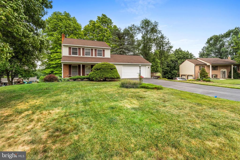9 AUDUBON CIR, Stevens, PA 17578
