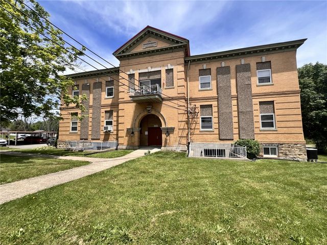 230 W Berkeley St 2101, Uniontown, PA 15401