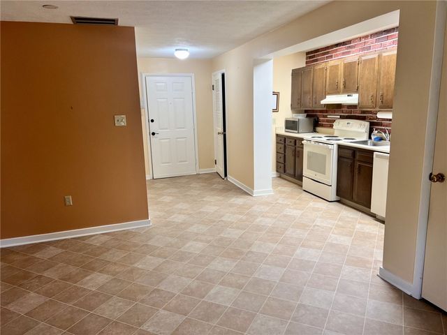 230 W Berkeley St 2101, Uniontown, PA 15401