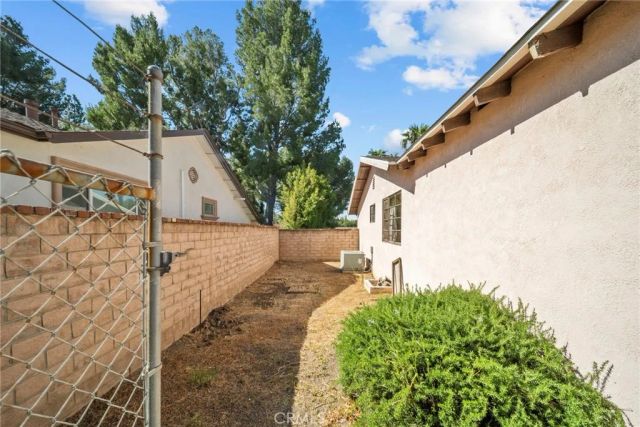 18427 San Fernando Mission, Porter Ranch, CA 91326