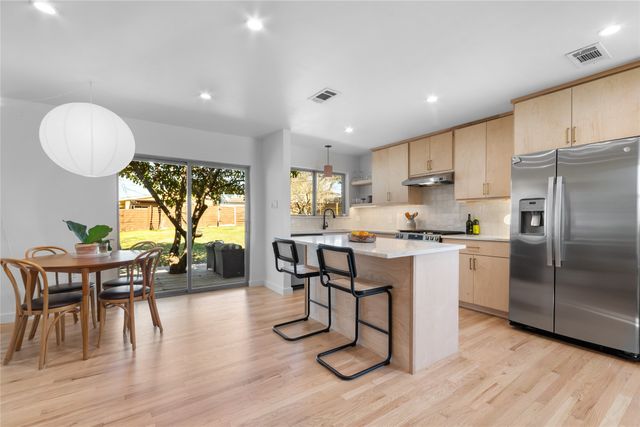 2211 Longwood Lane, Dallas, TX 75228