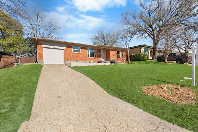 2211 Longwood Lane, Dallas, TX 75228