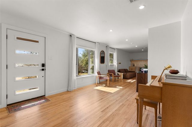 2211 Longwood Lane, Dallas, TX 75228