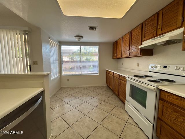 510 W DENNIS Court, Tempe, AZ 85283