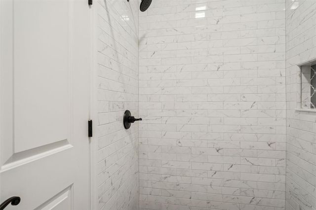 11606 LIPSEY ROAD, Tampa, FL 33618