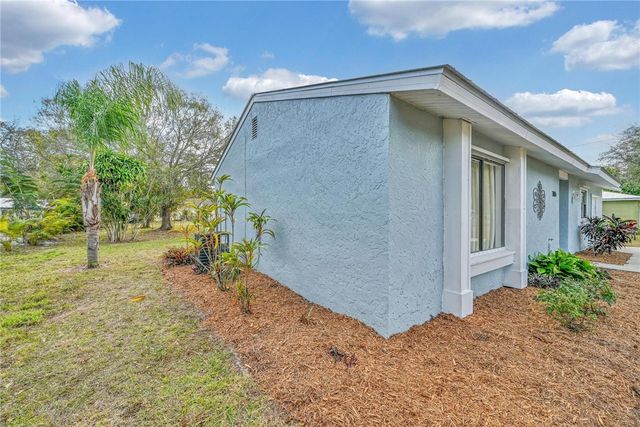 1765 24th Place SW, Vero Beach, FL 32962