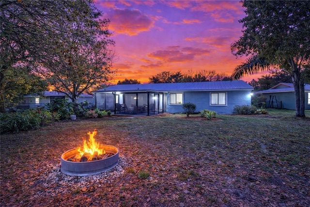 1765 24th Place SW, Vero Beach, FL 32962