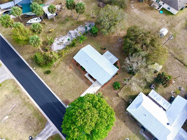 1765 24th Place SW, Vero Beach, FL 32962