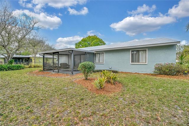 1765 24th Place SW, Vero Beach, FL 32962