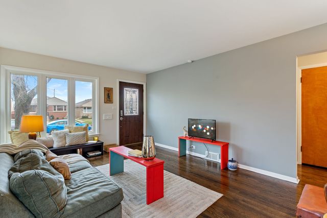 2402 N 77th Court, Elmwood Park, IL 60707