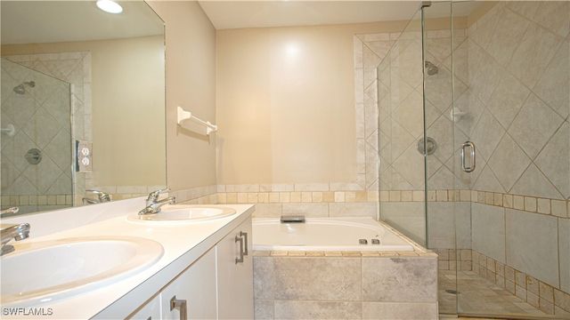 3765 Fieldstone BLVD 1304, Naples, FL 34109