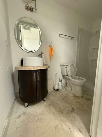 9355 NW South River Dr, Medley, FL 33166