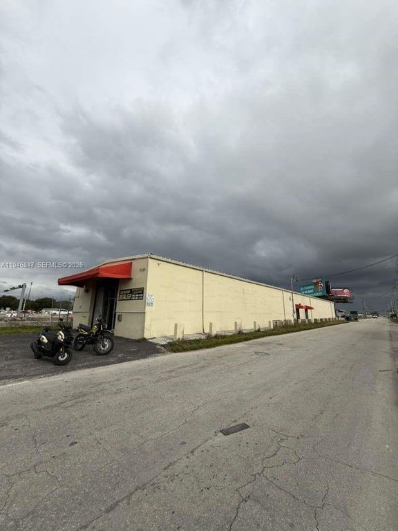 9355 NW South River Dr, Medley, FL 33166