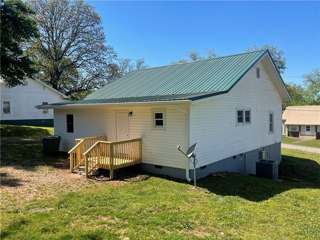 22 Third Street, Pendleton, SC 29670