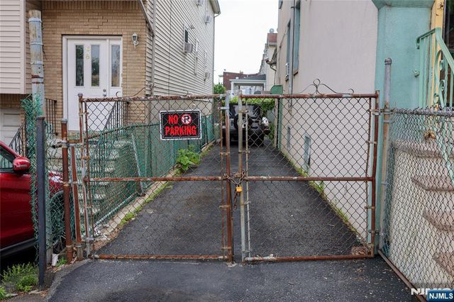 70 Park Avenue, Newark, NJ 07104