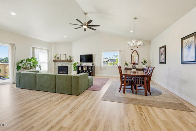 137 Willow Springs Drive, Talent, OR 97540