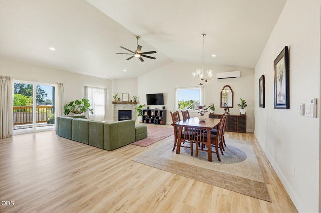 137 Willow Springs Drive, Talent, OR 97540