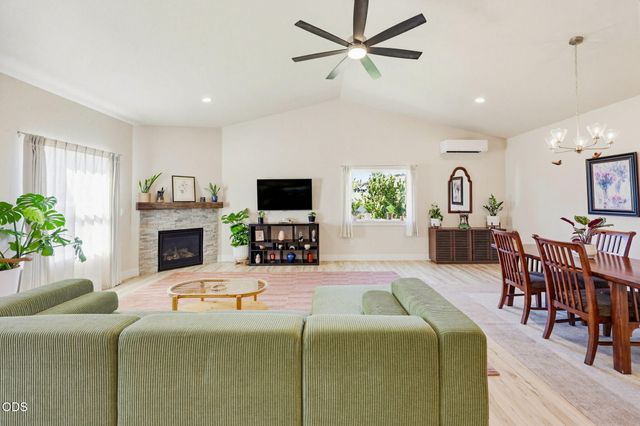 137 Willow Springs Drive, Talent, OR 97540