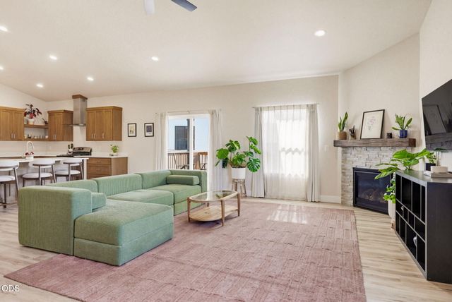 137 Willow Springs Drive, Talent, OR 97540