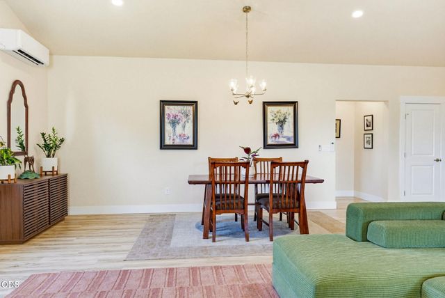 137 Willow Springs Drive, Talent, OR 97540