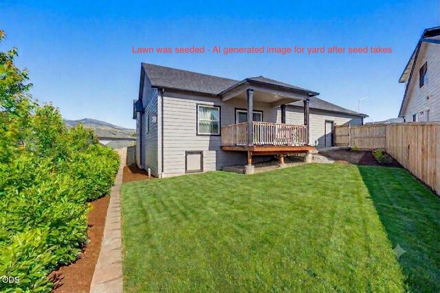 137 Willow Springs Drive, Talent, OR 97540