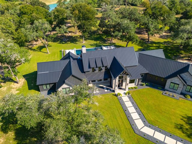 1301 County Road 218, Weimar, TX 78962