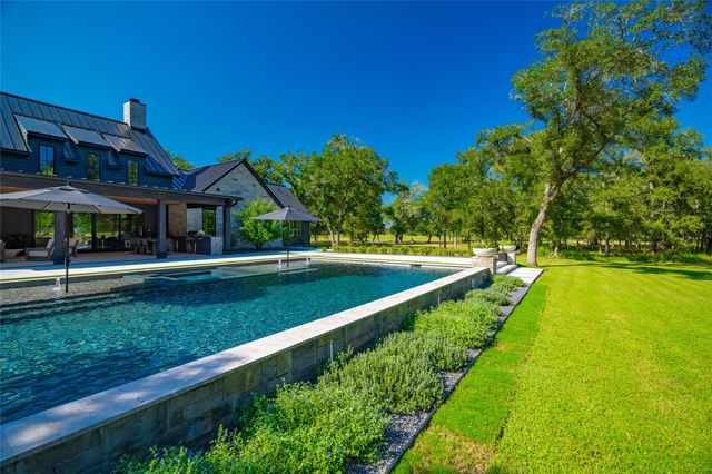 1301 County Road 218, Weimar, TX 78962