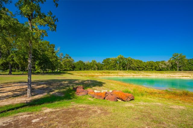 1301 County Road 218, Weimar, TX 78962