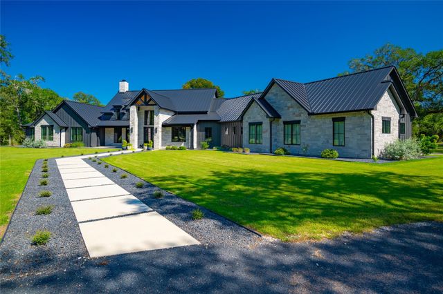 1301 County Road 218, Weimar, TX 78962